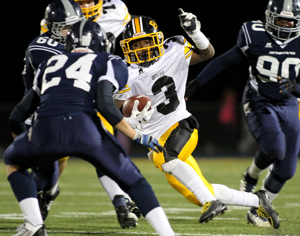 091214-bett-fball06